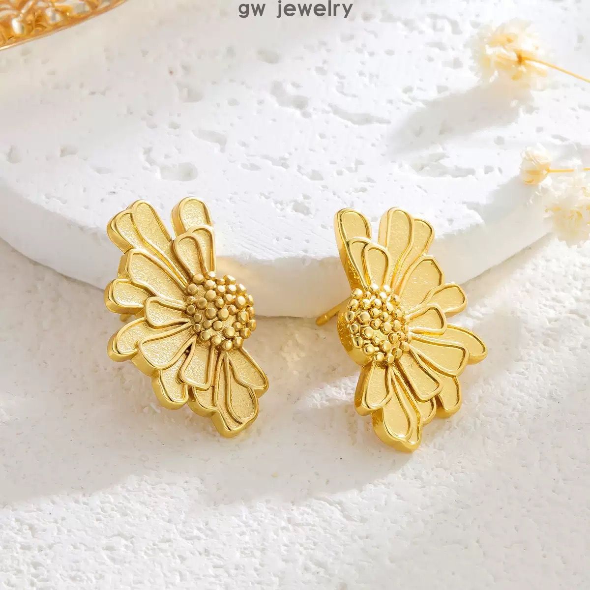 Stainless steel flower Stud earrings