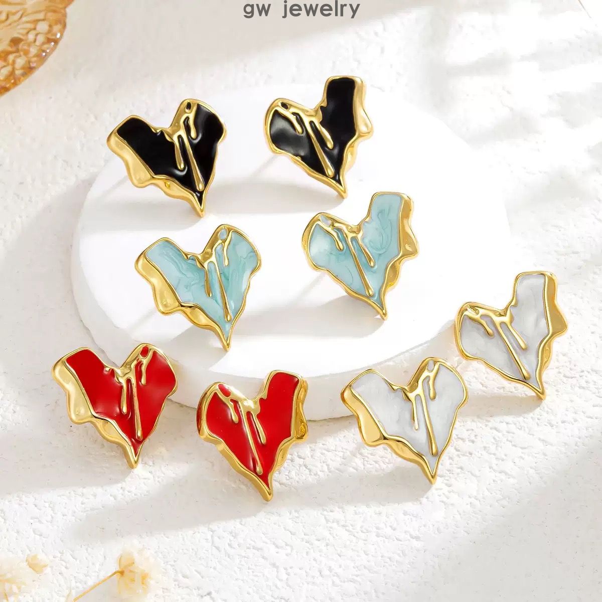 irregular heart-shaped earrings 