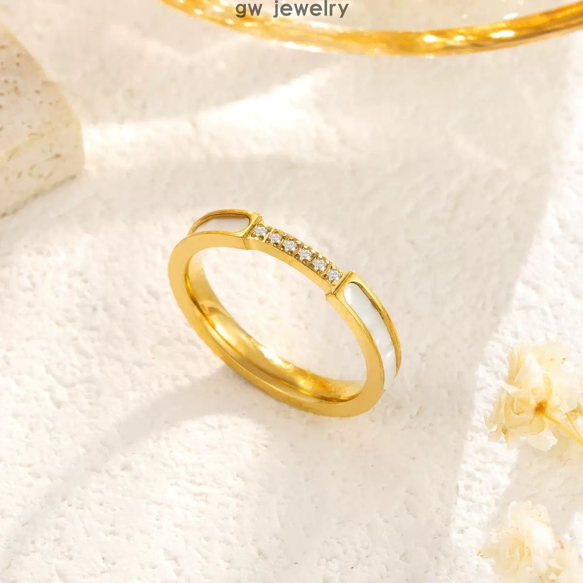 versatile ring with micro-inlaid shells(图1)
