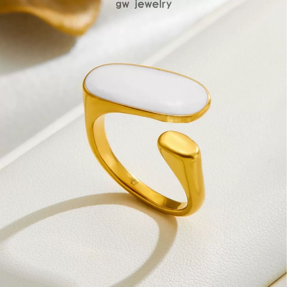 2025 New Style Open Titanium Steel Ring with White Oil Drop Effect(图1)