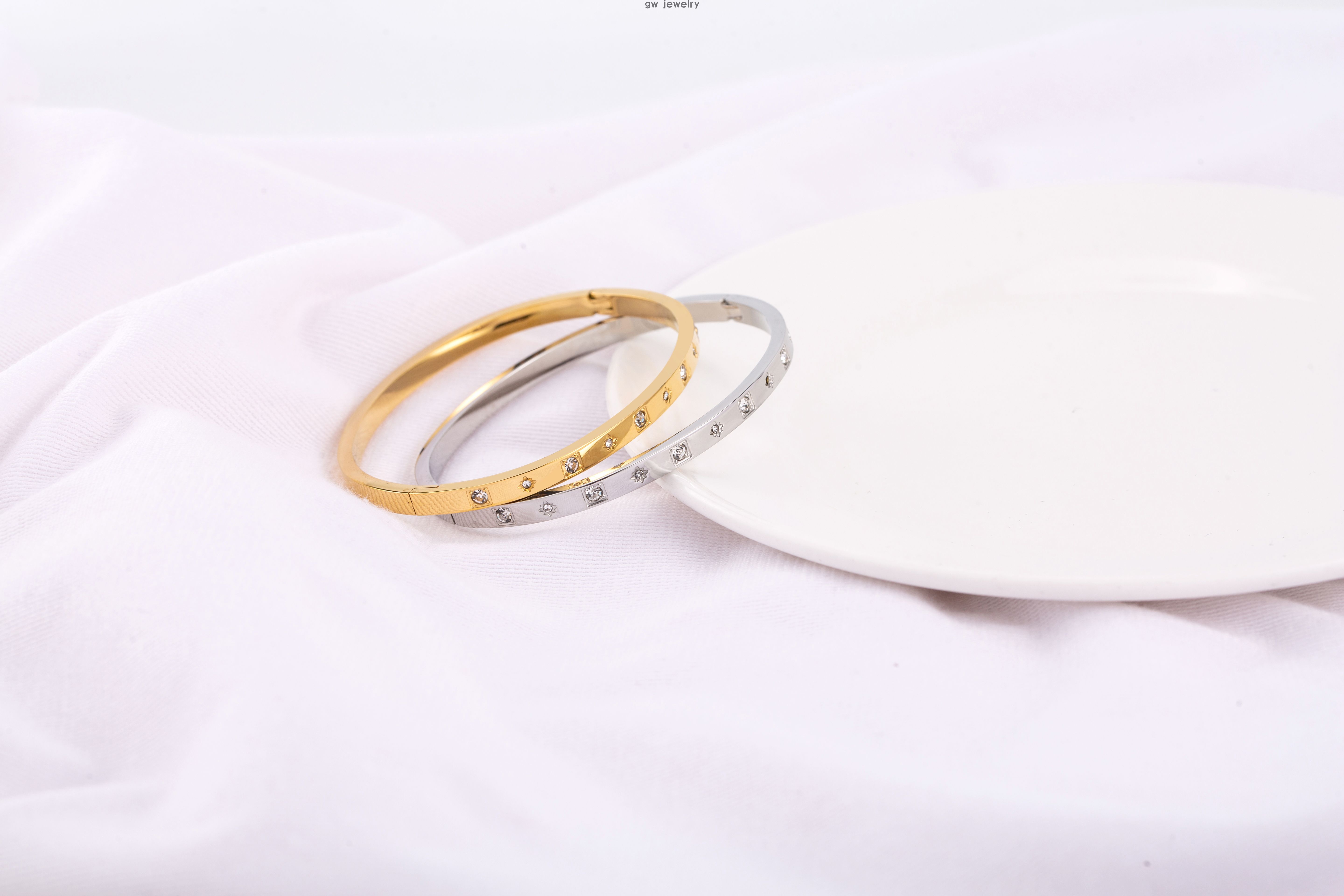 Fashionable and simple bracelet(图1)