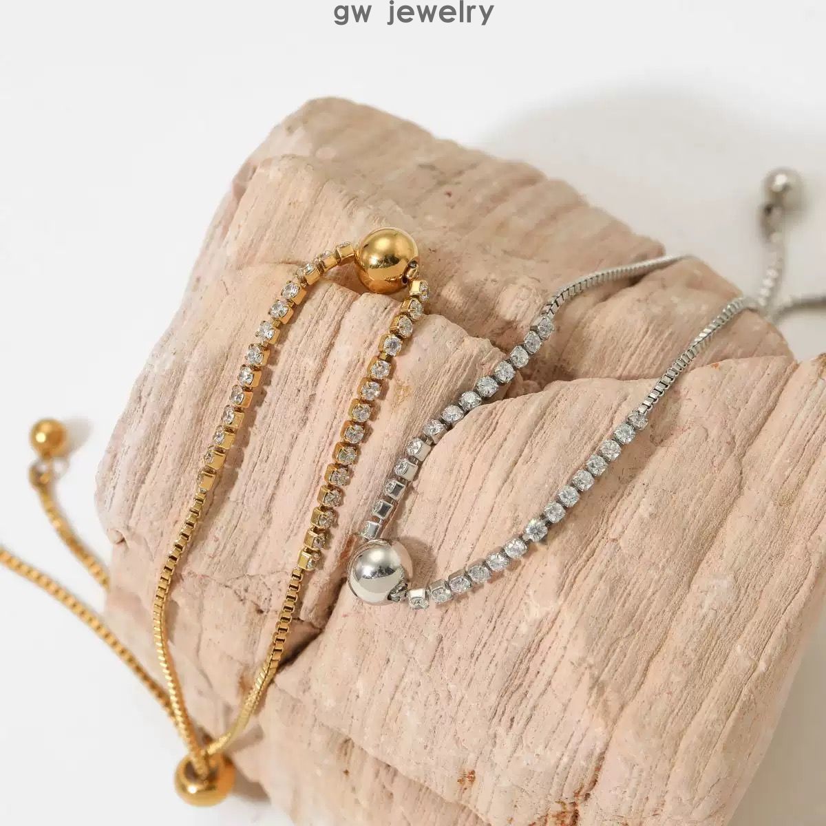 Minimalist design pullable chain bracele